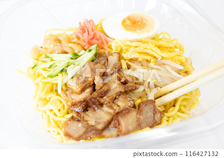 Delicious summer chilled Chinese noodles from convenience stores Delicious summer chilled Chinese noodles from convenience stores 116427132