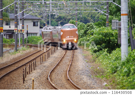 The new Yakumo train passing through a curve The new Yakumo train passing through a curve 116430508