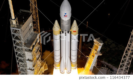 A magnificent spectacle as the international spacecraft soars. 116434377