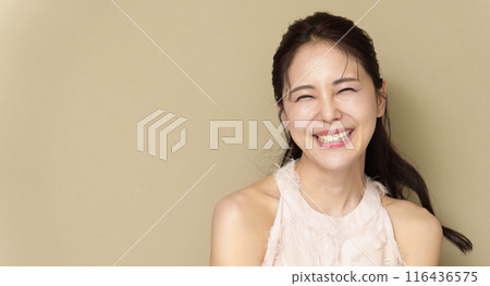 一香化妝美容女人 一香化妝美容女人 116436575