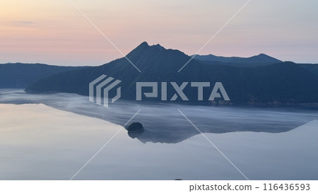 Mashuu湖的早晨薄霧 116436593
