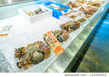 海鮮市場濱燒套餐,帶頭蝦,黑虎,蛤蜊,扇貝,蠑螈,蛤蜊 海鮮市場濱燒套餐,帶頭蝦,黑虎,蛤蜊,扇貝,蠑螈,蛤蜊 116438355