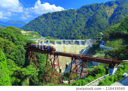 [熊本縣] 晴朗的南阿蘇鐵路無軌電車和館野水壩 116439560