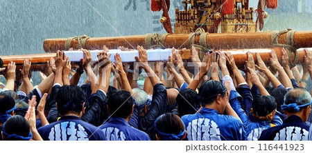 Enjoy the Edokko spirit at the midsummer Fukagawa Festival Enjoy the Edokko spirit at the midsummer Fukagawa Festival 116441923