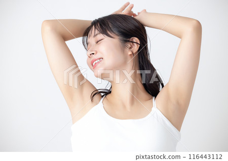 美麗形象：穿著吊帶背心的女人 116443112