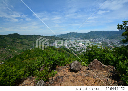 View of the Arida River from the summit of Mount Hibari [Arida City, Wakayama Prefecture] 116444452