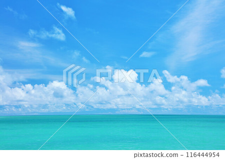 Okinawa Miyakojima blue sky and emerald green sea Okinawa Miyakojima blue sky and emerald green sea 116444954