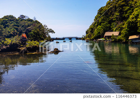 [新潟縣_佐渡_矢島/京島]一邊欣賞美麗風景一邊體驗浴缸船 116446373