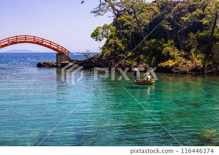 [新潟縣_佐渡_矢島/京島]一邊欣賞美麗風景一邊體驗浴缸船 116446374