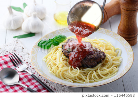 Hamburger spaghetti 116446598
