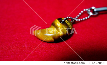 Tiger's Eye Magatama 116452048