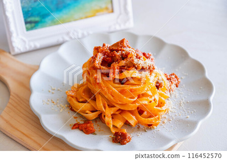 Tagliatelli with meat sauce 116452570