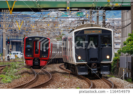JR九州列車互相經過(817系列和813系列) JR九州列車互相經過(817系列和813系列) 116454979