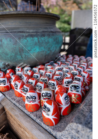 大阪箕面勝尾寺境內的風景與不倒翁 116456572