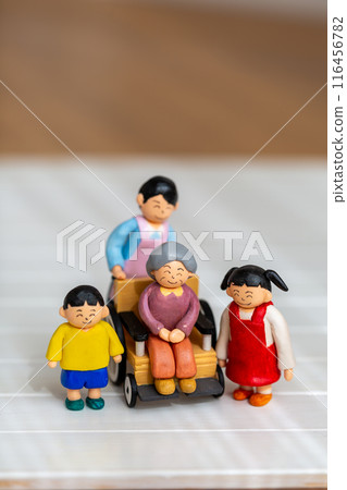 Handmade paper clay doll family 116456782
