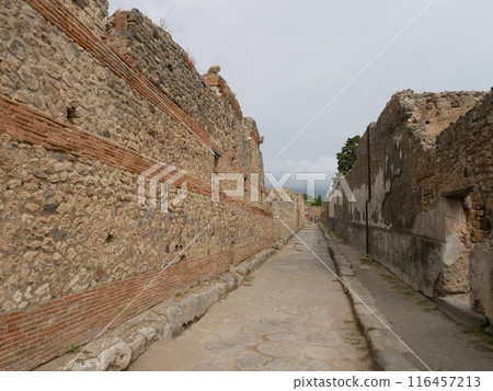 義大利龐貝古城，古老的鵝卵石街道和房屋 116457213