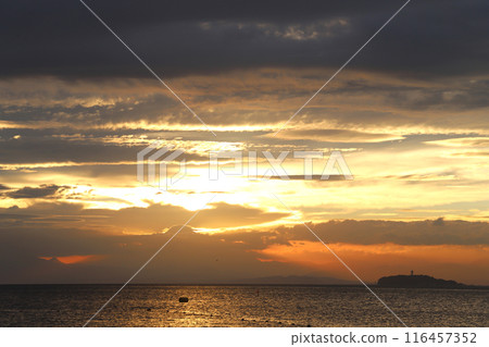 Cloud over Fuji Cloud over Fuji 116457352