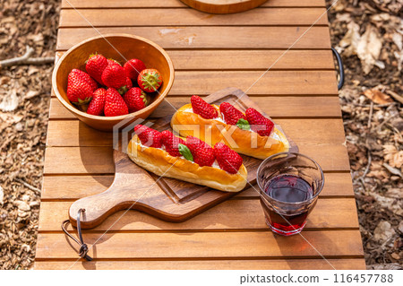 Strawberries and cream fruit sandwich 116457788