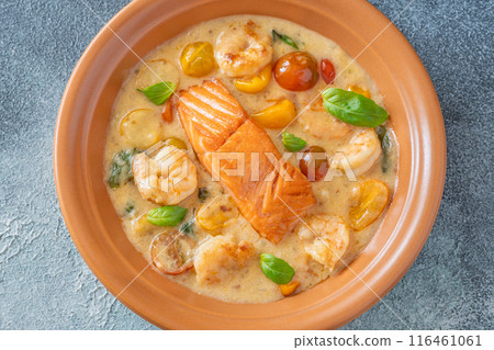 Coconut prawn salmon 116461061