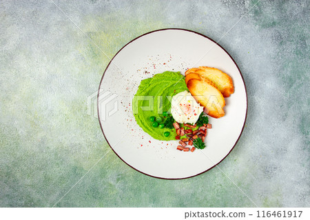Mashed peas, with boiled egg, fried bacon, toast, baguette, breakfast, homemade , no people, Mashed peas, with boiled egg, fried bacon, toast, baguette, breakfast, homemade , no people, 116461917
