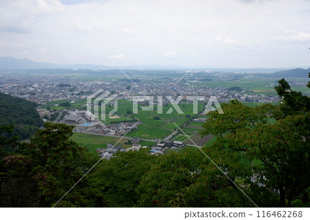 從滋賀縣東近江市太郎房山眺望的景色 從滋賀縣東近江市太郎房山眺望的景色 116462268