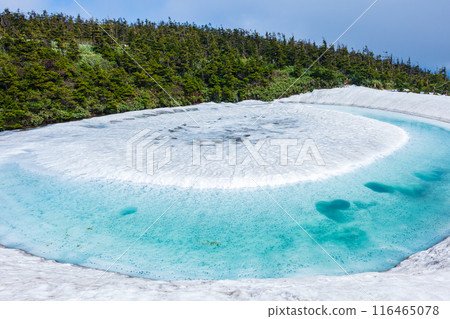One of Japan's 100 famous mountains: The snow melting at Hachimantai - Mysterious Dragon's Eye (Kagami-numa) One of Japan's 100 famous mountains: The snow melting at Hachimantai - Mysterious Dragon's Eye (Kagami-numa) 116465078