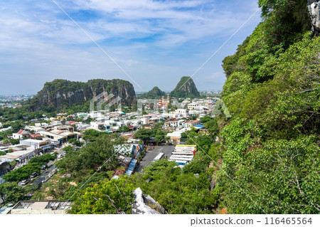 越南峴港一座由大理石建成的五行山，名為五行山 116465564