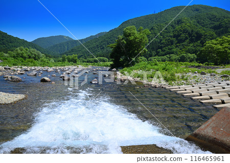 Kiyotsu River: Beautiful mountain and river scenery, Yuzawa Town, Niigata Prefecture Kiyotsu River: Beautiful mountain and river scenery, Yuzawa Town, Niigata Prefecture 116465961