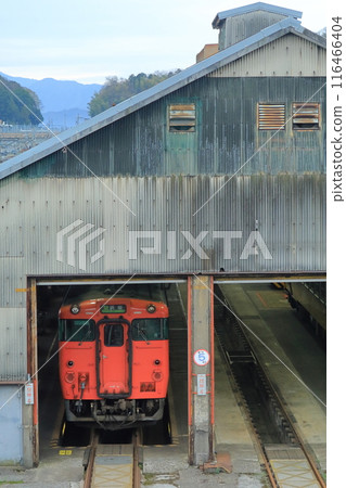 The Toyooka Station depot where the metropolitan colored Kiha 47 is parked. 116466404