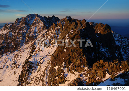 Morgenrot, Takidani Yarihotaka 山脈 Takidani 上空的日出和第一個雪蓋（日出/Morgenrot） 116467001