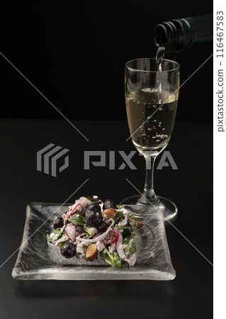 Blueberry and cottage cheese salad with wine Blueberry and cottage cheese salad with wine 116467583