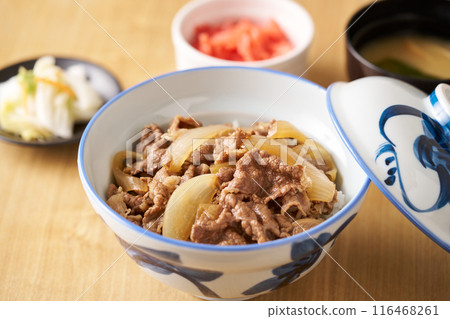 beef bowl  116468261