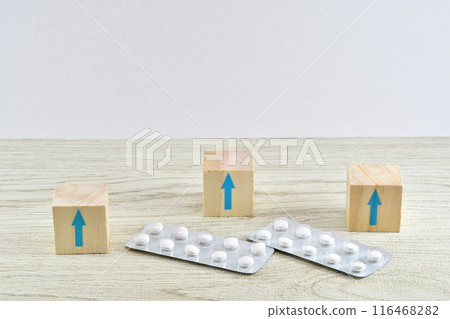 用藥物和箭頭增加共同支付金額的影像 用藥物和箭頭增加共同支付金額的影像 116468282
