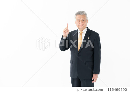 商業資深男律師指著 116469390