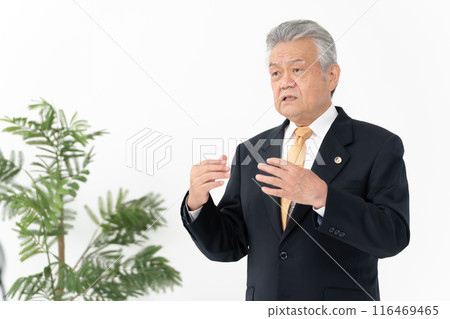 商業資深男律師 116469465