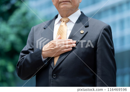 戶外商業資深男律師不露面 116469596