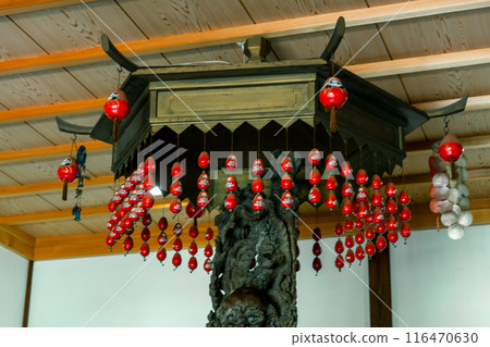 在京都府八幡市圓福寺拍攝深秋變黃的銀杏樹 在京都府八幡市圓福寺拍攝深秋變黃的銀杏樹 116470630