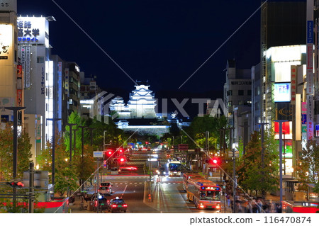 [兵庫縣] 秋天的姬路城夜景（大手前街） 116470874
