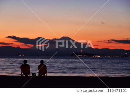 Dusk of the Zushi Coast 116471101