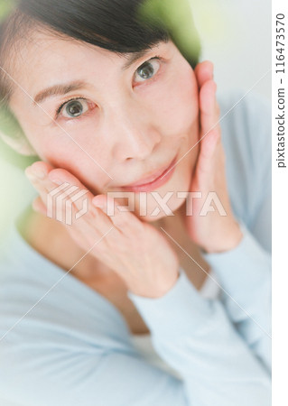 female, lady, woman 116473570