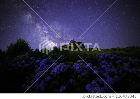 《Tokushima Prefecture》The Milky Way, hydrangeas and Hilltop House from Okawahara Plateau 《Tokushima Prefecture》The Milky Way, hydrangeas and Hilltop House from Okawahara Plateau 116478343