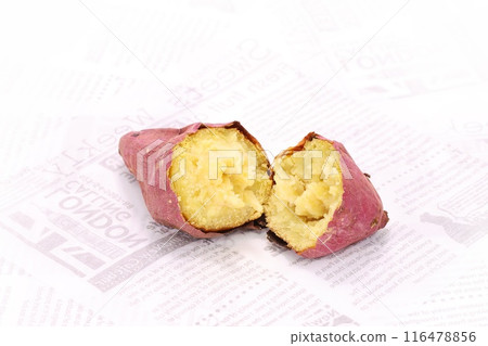烤地瓜 Beniyuuka，切成片，明亮的背景 116478856