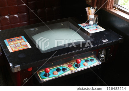 Coffee shop game table 116482214