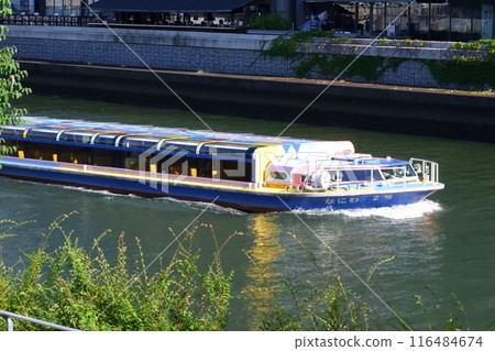 Boats on the Tosabori River in Nakanoshima, Osaka 116484674