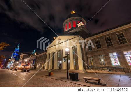 Saint Paul Street (Rue Saint-Paul) in Old Montreal at night. Montreal, Quebec, Canada. Bonsecours Market (Marche Bonsecours). Saint Paul Street (Rue Saint-Paul) in Old Montreal at night. Montreal, Quebec, Canada. Bonsecours Market (Marche Bonsecours). 116484702
