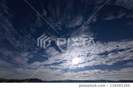 清爽的早晨天空,各種雲彩鋪滿天空,初冬,超廣角,天空為主,231123am 清爽的早晨天空,各種雲彩鋪滿天空,初冬,超廣角,天空為主,231123am 116485268