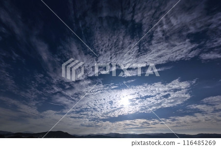 清爽的早晨天空,各種雲彩鋪滿天空,初冬,超廣角,天空為主,231123am 清爽的早晨天空,各種雲彩鋪滿天空,初冬,超廣角,天空為主,231123am 116485269