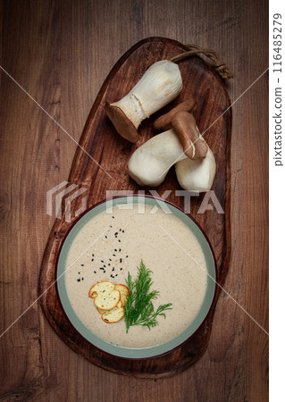 mushroom cream soup, with dill and bruschetta, mushroom eringi, mushroom cream soup, with dill and bruschetta, mushroom eringi, 116485279