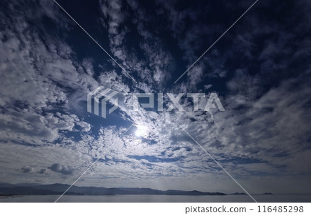 令人振奮的早晨天空,滿天鱗片雲,初冬,超廣角,天空為主,231123am 令人振奮的早晨天空,滿天鱗片雲,初冬,超廣角,天空為主,231123am 116485298