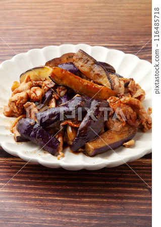 Stir-fried miso with eggplant and pork 116485718